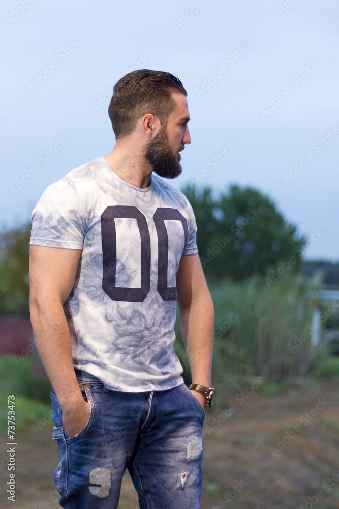 <em>Mikel O.</em>